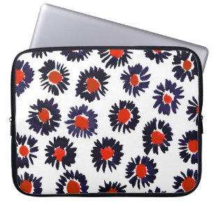 Capa Para Notebook Flores pintadas à mão, padrão vermelho e azul.