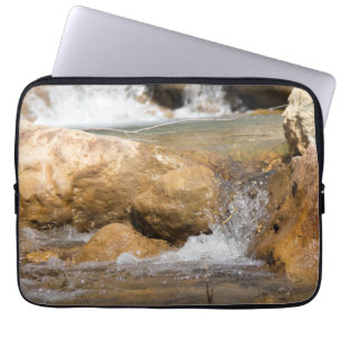 Capa Para Notebook Fluxo de tempestade em primavera