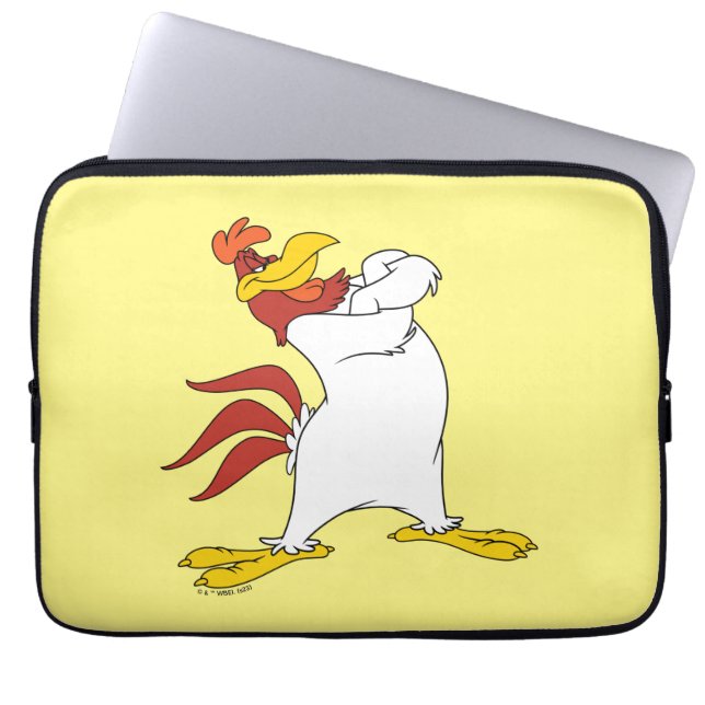 Capa Para Notebook Foghorn Leghorn Arms Cruzados (Frente)