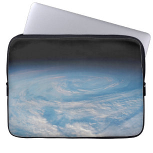 Capa Para Notebook Formação Circular De Nuvens Sobre O Oceano Pacífic