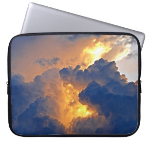 Capa Para Notebook Formação Dramática em Nuvem