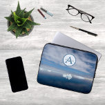 Capa Para Notebook Foto de gelo azul Antártica com monograma e nome<br><div class="desc">Um monograma e nametag moderno em uma foto de gelo azul na Antártica. Uma Bolsa de laptop perfeita.</div>