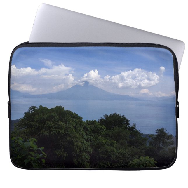 Capa Para Notebook Foto dos vulcões do lago Atitlan (Frente)