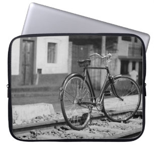 CAPA PARA NOTEBOOK FOTO GRAYSCALE DE BICICLETA VIAGEM AO TRABALHO