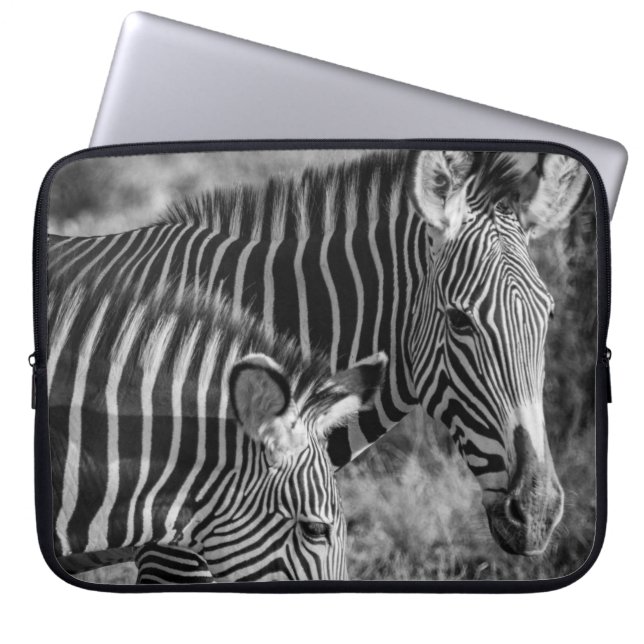 CAPA PARA NOTEBOOK FOTO GRAYSCALE DE ZEBRAS (Frente)