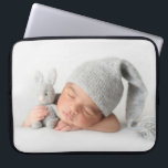 Capa Para Notebook Foto personalizada Imagem pessoal moderna<br><div class="desc">Crie sua própria bolsa de laptop de fotos favorita. Isto faz um presente de excelente para o Dia das Mães,  o Dia dos Pais,  o Dia dos Avós,  o Natal,  o Aniversário.</div>