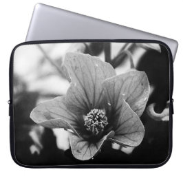 Capa Para Notebook Fotografia Floral a Preto e Branco