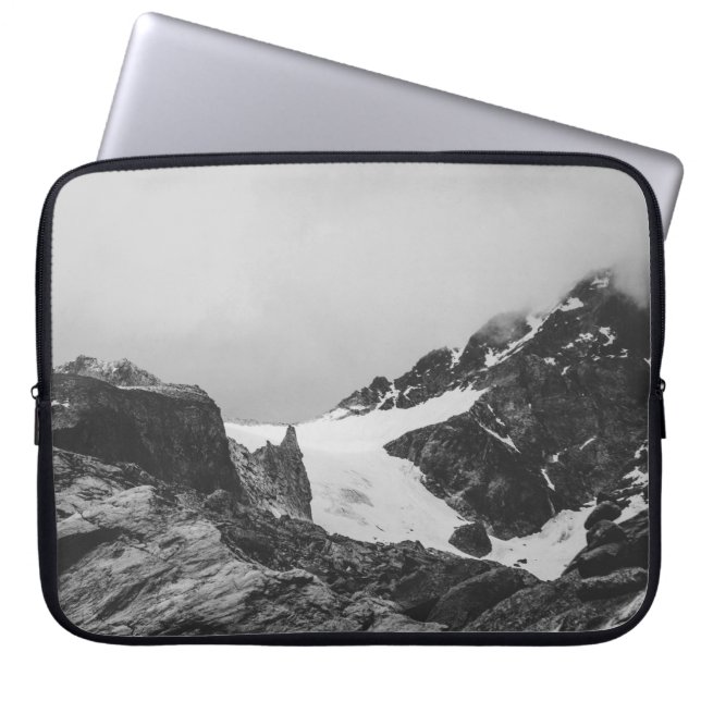 CAPA PARA NOTEBOOK FOTOGRAFIA GRAYSCALE DA MONTANHA DO COBRIR DE NEVE (Frente)