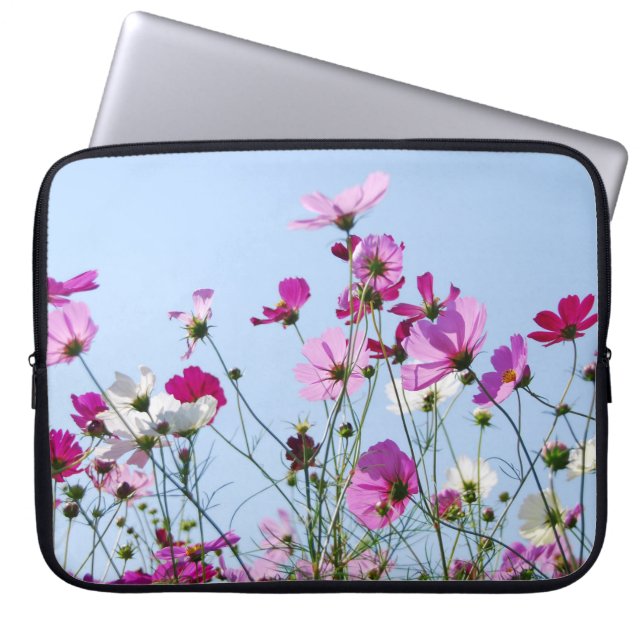 Capa Para Notebook Fotos de belas flores silvestres roxas em um prado (Frente)