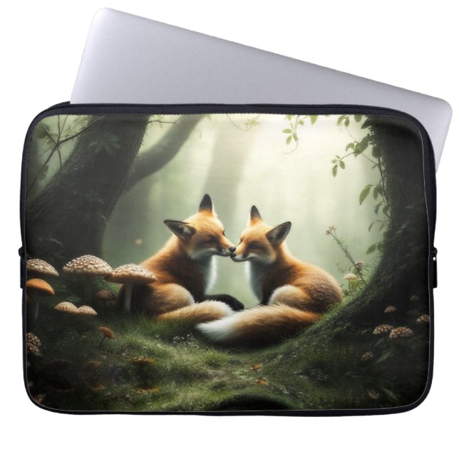Capa Para Notebook Fox Cuddle in Misty Forest (Frente)