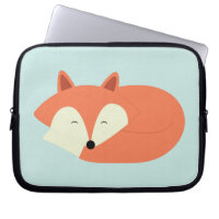 Fox vermelho sonolento bonito