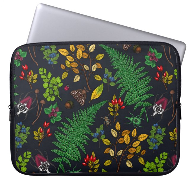Capa Para Notebook Framboesas, folhas e insetos de grafite preto (Frente)