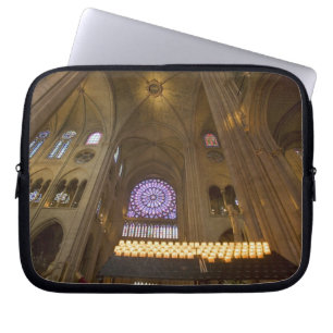 Capa Para Notebook França, Paris. Interior da Catedral de Notre Dame.