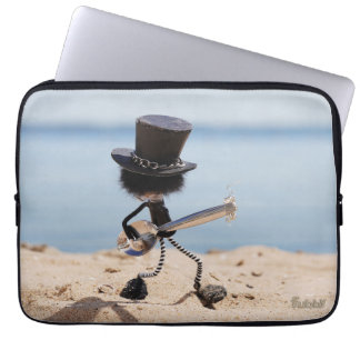 Capa Para Notebook Fubby rock gitarist met hoed op het strand.