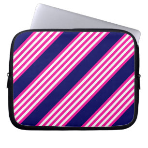 Capa Para Notebook Fuchsia e padrão de cinco faixas brancas com azul