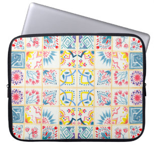 Capa Para Notebook Fundo cortado com ornamentos orientais. Watercol