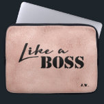 Capa Para Notebook Fundo do impressão de Rosegold "como texto de um<br><div class="desc">" Como a bolsa de laptop de um chefe" com um fundo impresso do rosegold.  Personalize as iniciais usando a ferramenta de Zazzle.</div>