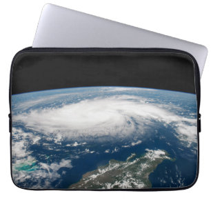 Capa Para Notebook Furacão Dorian Sobre O Oceano Atlântico.