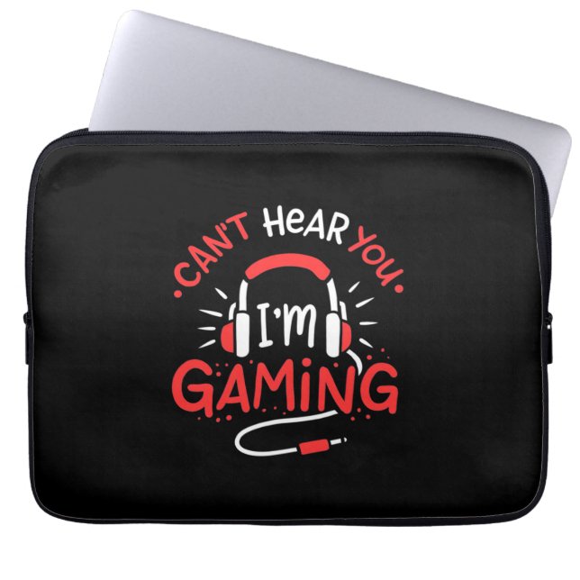 Capa Para Notebook Gamer Gift | Não Posso Estar Aqui Estou A Jogar (Frente)