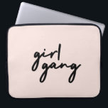 Capa Para Notebook Gang Garota | Menina rosa-branca Potente Moderna F<br><div class="desc">Simples,  na moda,  "gangue de meninas" cita design de arte na moderna tipografia de script minimalista em fora do preto em um fundo rosa para bebês para celebrar mulheres e poder feminino! Um presente especial perfeito para um amado!</div>