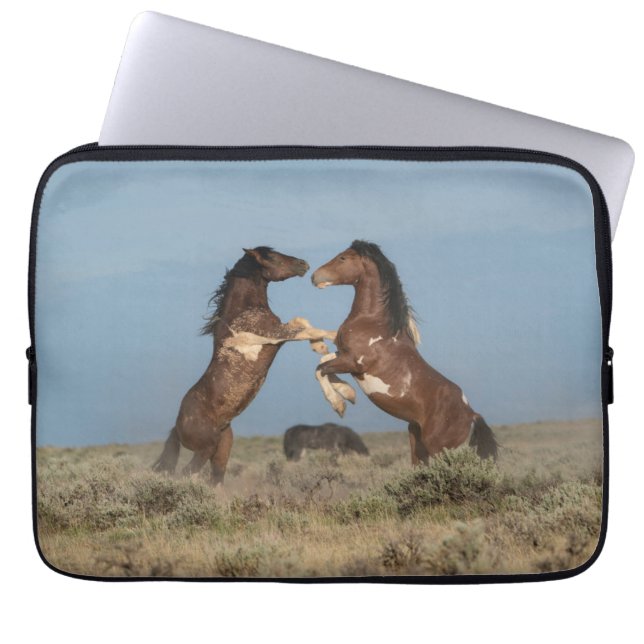 Capa Para Notebook Garanhões lutando (Frente)