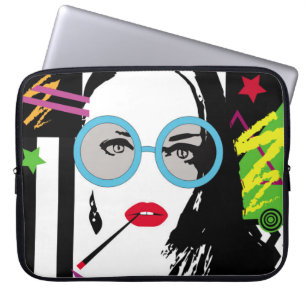Capa Para Notebook Garota com cigarro e óculos escuros pop