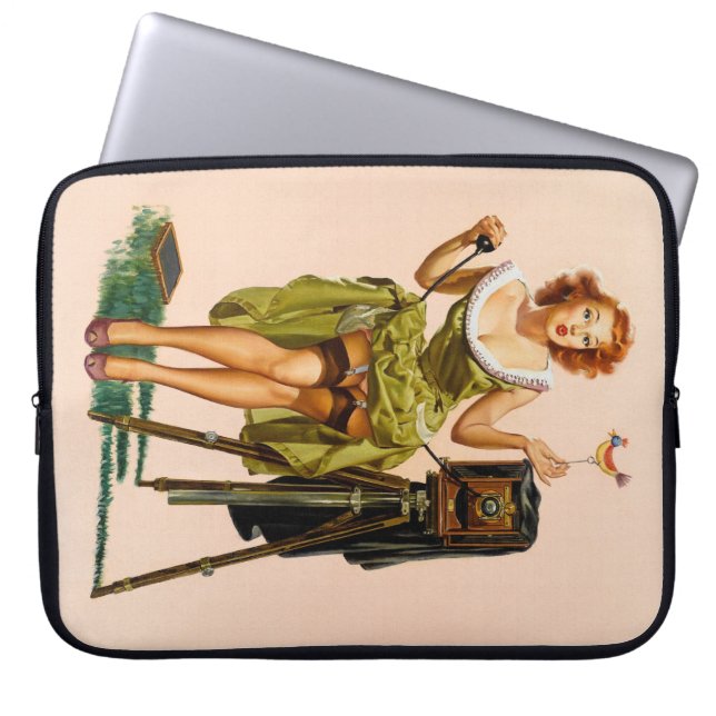 Capa Para Notebook Garota pinup com câmera antiga (Frente)