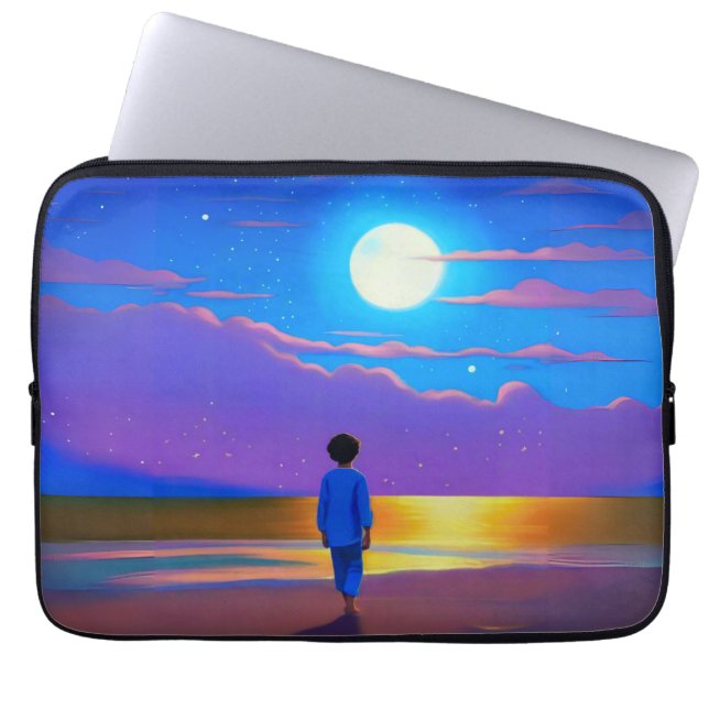 Capa Para Notebook Garoto na praia, olhando na lua (Frente)