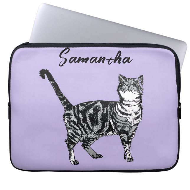Capa Para Notebook Gata Tabby Preto e Branco Nome Roxo  (Frente)