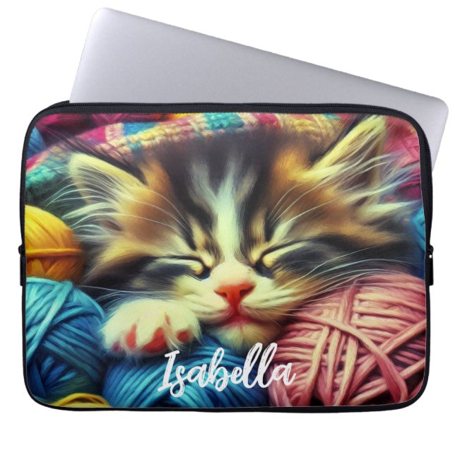 Capa Para Notebook Gatinho bonito dormindo debaixo de um cobertor (Frente)