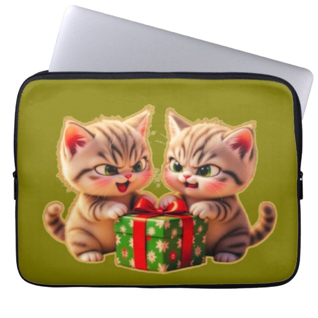 Capa Para Notebook **Gatinhos Fofos Brigando por um Presente – Christ (Frente)