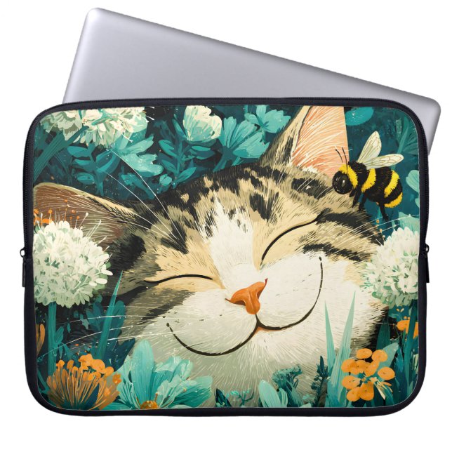 Capa Para Notebook Gato Adormecido em Jardim de Flores com Abelha em  (Frente)