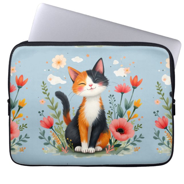 Capa Para Notebook Gato Calico Sorridente em Jardim Florido (Frente)