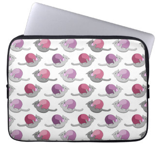 Capa Para Notebook Gatos Fofos Felizes Brincando com Bolas Padrão