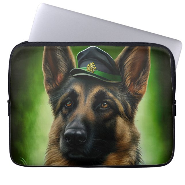 Capa Para Notebook German shepherd Cachorro na Rua. (Frente)