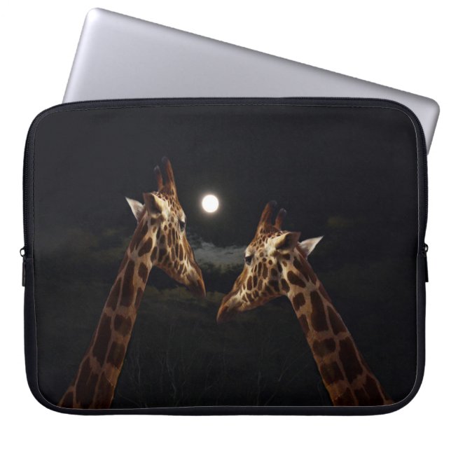 Capa Para Notebook Girafa Amor À Lua, (Frente)