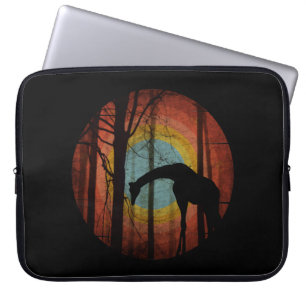 CAPA PARA NOTEBOOK GIRAFA NA FLORESTA MATA