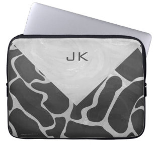 Capa Para Notebook Giraffe Black and Light Cinza Monograma
