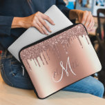 Capa Para Notebook Glitter Dourado rosa com tendência de monograma me<br><div class="desc">Este design pode ser personalizado na área fornecida pela alteração da foto e/ou do texto. Ou pode ser personalizado clicando em Personalizar este Modelo e, em seguida, escolhendo o clique para personalizar mais a opção e excluir ou alterar a cor do plano de fundo, adicionar texto, alterar a cor ou...</div>