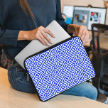 Capa Para Notebook Grego Meander Key Square H Patterno Blue<br><div class="desc">Padrão grego elegante,  na moda e sofisticado em cor azul e branca. Presente moderno e moderno,  perfeito para o amante mediterrânico em sua vida.</div>