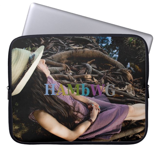 Capa Para Notebook HAMbyWG - Estojo para Laptop de Neoprene - Menina  (Frente)