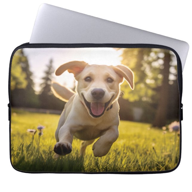 Capa Para Notebook Happy Labrador Puppy em execução (Frente)