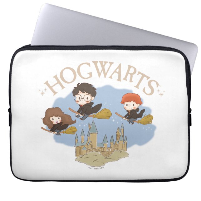 Capa Para Notebook HARRY POTTER™, Hermione & Ron sobrevoam HOGWARTS™ (Frente)