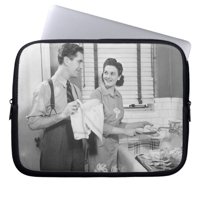 Capa Para Notebook Homem e mulher que fazem pratos (Frente)