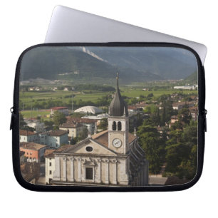 Capa Para Notebook Igreja colegiada de manhã, Arco, Trento