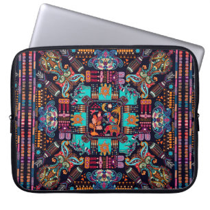 Capa Para Notebook Ilustração colorida com animais decorativos e
