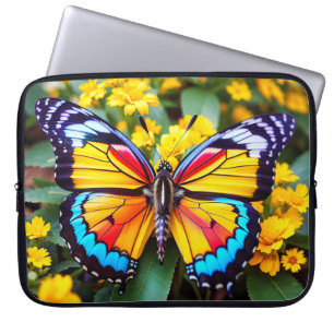 Capa Para Notebook Ilustração Colorida de Borboleta em Repouso