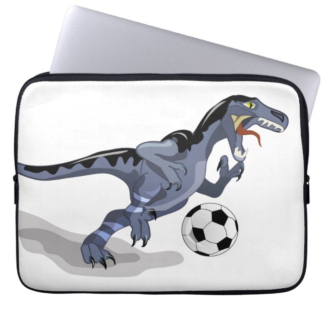 Capa Para Notebook Ilustração De Um Dinossauro Raptor Jogando Futebol (Frente)