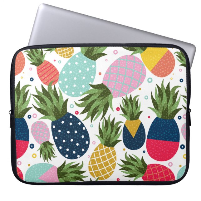 Capa Para Notebook Ilustração uniforme de abacaxi, colorida  (Frente)