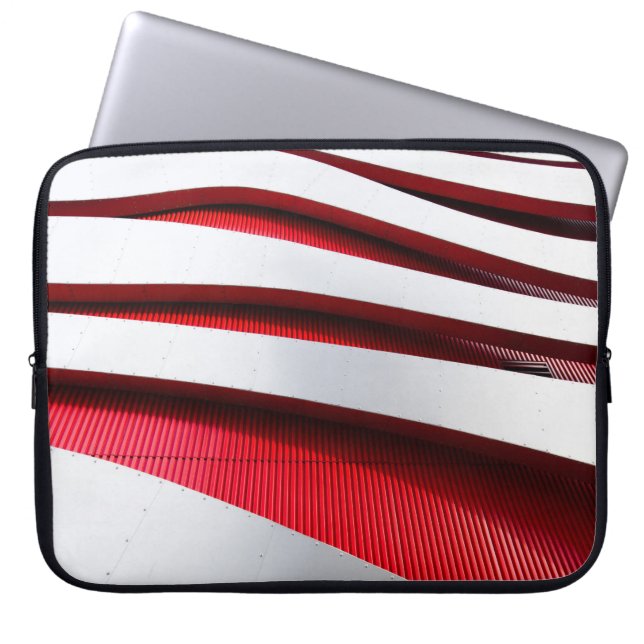 CAPA PARA NOTEBOOK IMAGEM DE METAL BRANCO E VERMELHO (Frente)